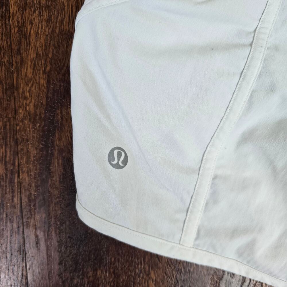 Lululemon Tracker Short V *4" - White - Size 8 - W7AT7S - Picture 8 of 10